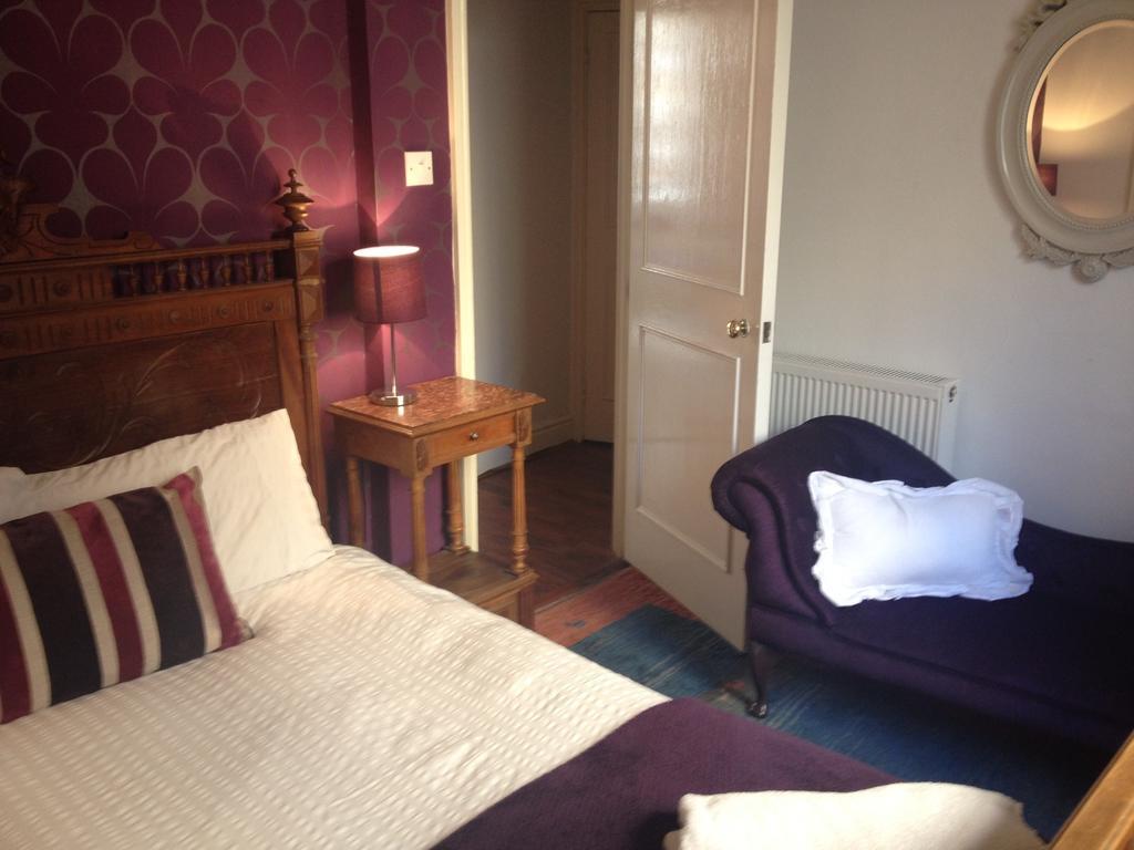 City Centre - Rivers Street, Quiet 2 Bed Ground Floor Georgian Garden Apartment Бат Стая снимка